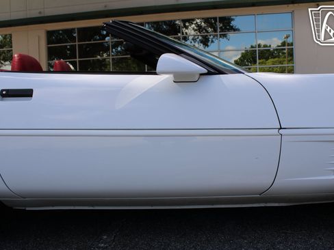 Used 1995 Chevrolet Corvette Convertible RWD image 34