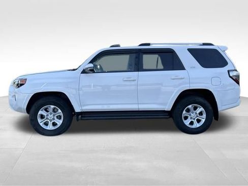 Used 2019 Toyota 4Runner SR5 Premium AWD/4WD image 2