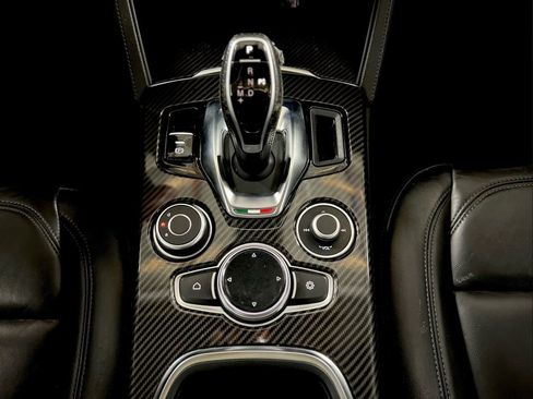 Used 2020 Alfa Romeo Stelvio Ti w/ Nero Edizione image 29