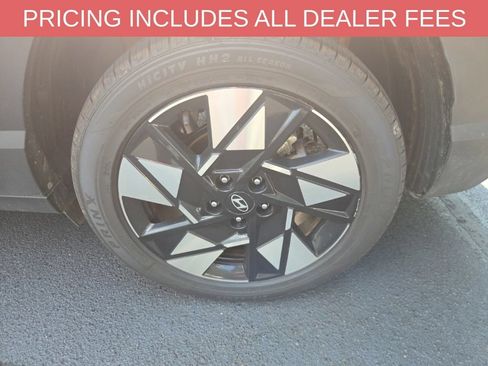 Used 2025 Hyundai Kona SEL FWD image 5