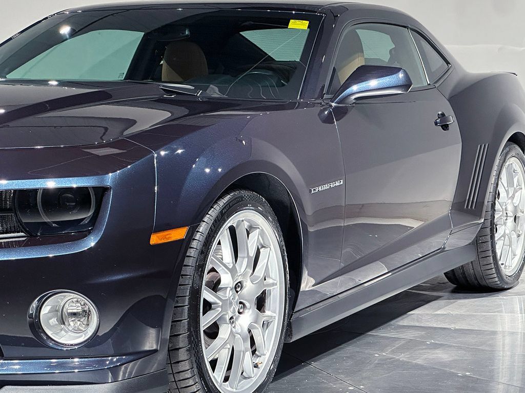 Used 2013 Chevrolet Camaro SS w/ Dusk Special Edition RWD image 17