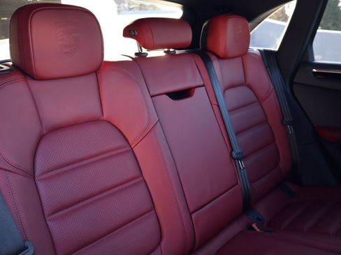 New 2026 Porsche Macan image 23