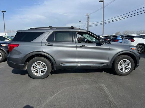 Certified 2022 Ford Explorer XLT w/ Class IV Trailer Tow Package image 11