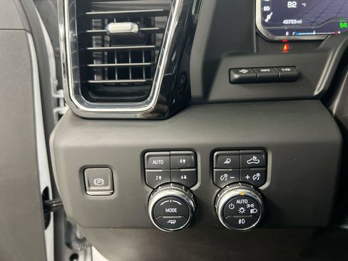 Used 2024 GMC Sierra 1500 Denali w/ Denali Reserve Package AWD/4WD image 19