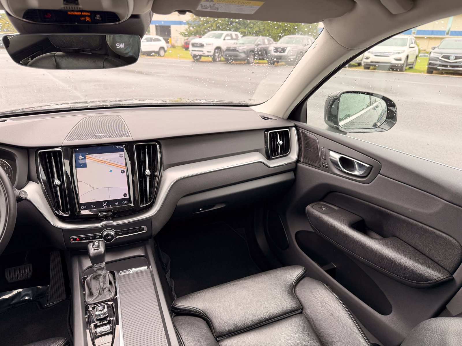 Used 2019 Volvo XC60 T5 Momentum w/ Multimedia Package AWD/4WD image 30