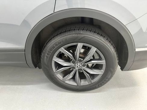 Used 2023 Volkswagen Tiguan SE AWD/4WD image 18