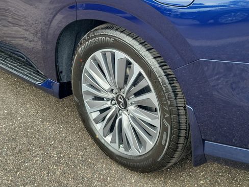 New 2026 INFINITI QX80 Luxe image 5