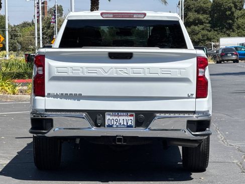 Used 2023 Chevrolet Silverado 1500 LT AWD/4WD image 4