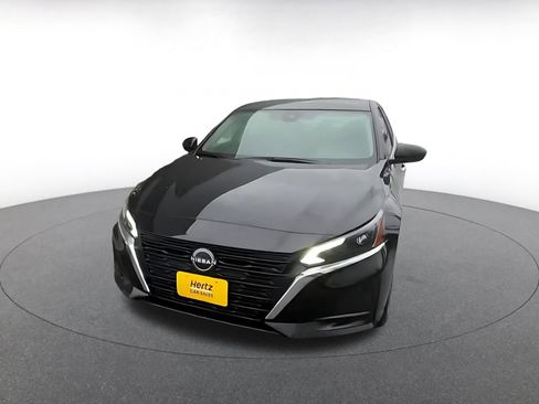 Used 2025 Nissan Altima 2.5 SV FWD image 7
