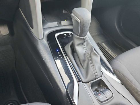 Used 2024 Toyota Corolla Cross LE image 21