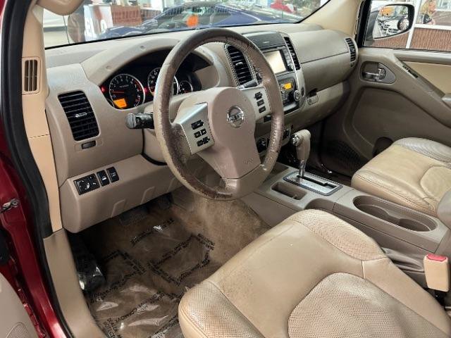 Used 2013 Nissan Frontier SL w/ Moonroof Pkg AWD/4WD image 8