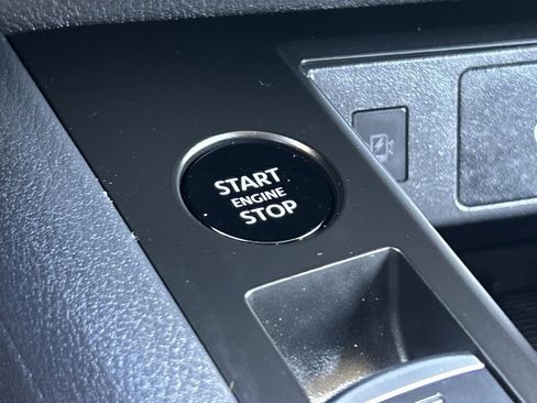 Used 2025 Nissan Kicks SV FWD image 27