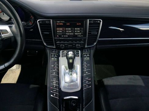 Used 2013 Porsche Panamera GTS AWD/4WD image 23