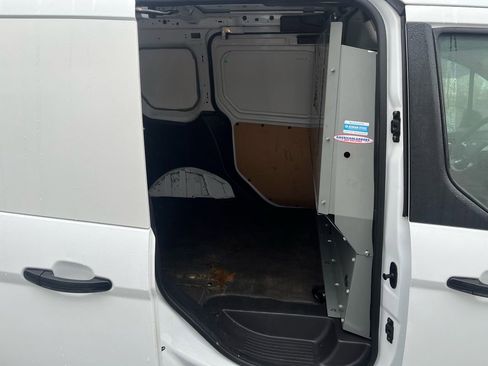Used 2016 Ford Transit Connect XLT image 17