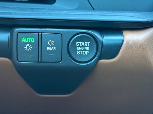 Certified 2025 Porsche 911 Carrera GTS image 25