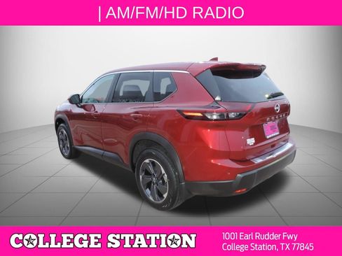 Certified 2025 Nissan Rogue SV FWD image 6