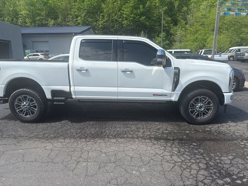 Used 2025 Ford F350 Platinum w/ Platinum Plus Package AWD/4WD image 5
