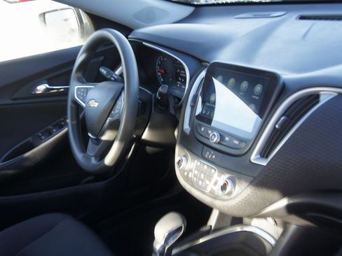 Used 2025 Chevrolet Malibu LT image 31