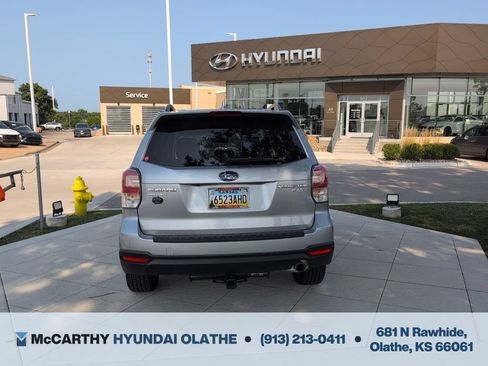 Used 2017 Subaru Forester 2.5i Touring AWD/4WD image 11
