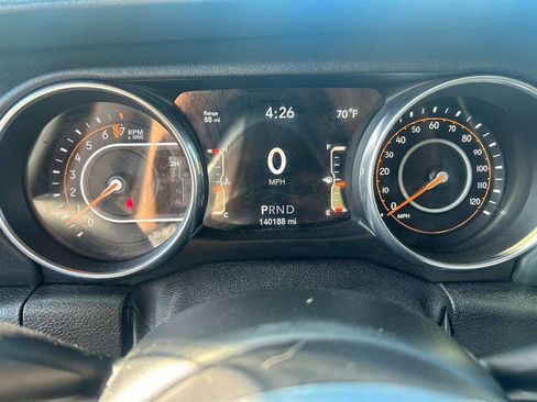 Used 2018 Jeep Wrangler Unlimited Sahara w/ Uconnect 4C Nav & Sound Group AWD/4WD image 12