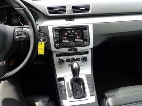 Used 2014 Volkswagen CC R-Line image 12