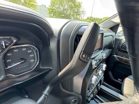Used 2019 GMC Sierra 1500 SLT w/ SLT Premium Plus Package AWD/4WD image 33