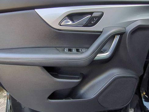 Used 2019 Chevrolet Blazer LT image 10