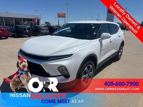 Used 2025 Chevrolet Blazer LT FWD image 1