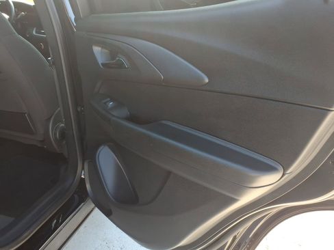 Used 2024 Chevrolet TrailBlazer LT w/ LT Cold Weather Package FWD image 10