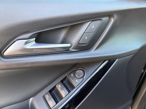 Used 2025 Chevrolet Equinox LT image 24