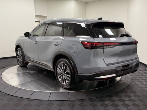 Certified 2027 INFINITI QX60 Luxe w/ Cargo Package FWD image 5