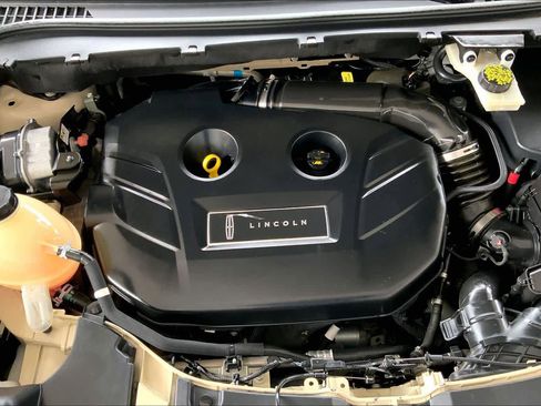 Used 2018 Lincoln MKC Select w/ Select Plus Package image 30