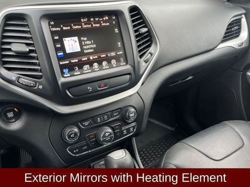 Used 2017 Jeep Cherokee Overland image 14