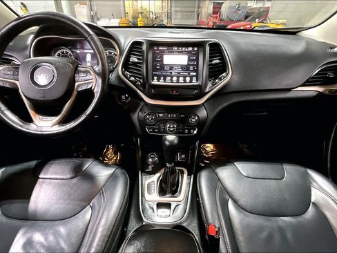 Used 2015 Jeep Cherokee Limited image 16