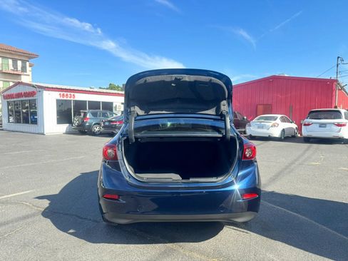 Used 2018 MAZDA MAZDA3 Touring FWD image 7