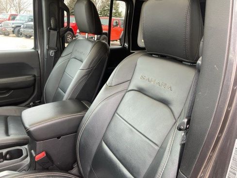 Certified 2018 Jeep Wrangler Unlimited Sahara image 13