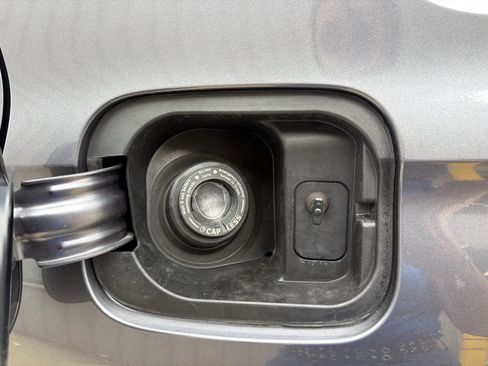 Certified 2025 Honda Pilot Touring image 37