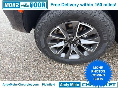 Used 2024 Chevrolet Tahoe Z71 w/ Luxury Package AWD/4WD image 9