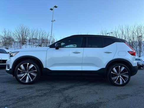 Used 2021 Volvo XC40 P8 Recharge w/ Climate Package image 3