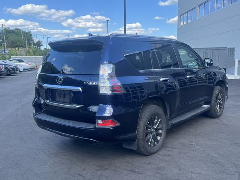 Used 2020 Lexus GX 460 Premium w/ Premium Package AWD/4WD image 3