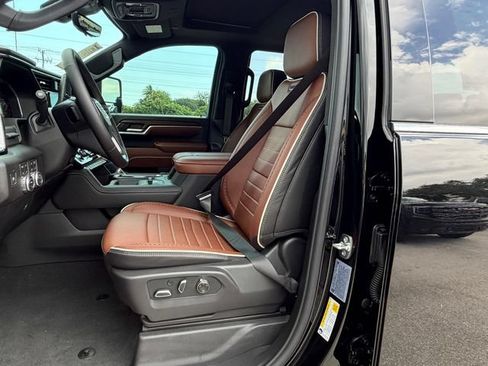 New 2026 GMC Sierra 2500 Denali Ultimate w/ LPO, Black Badging Package AWD/4WD image 11
