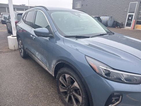 Used 2023 Ford Escape Platinum image 16