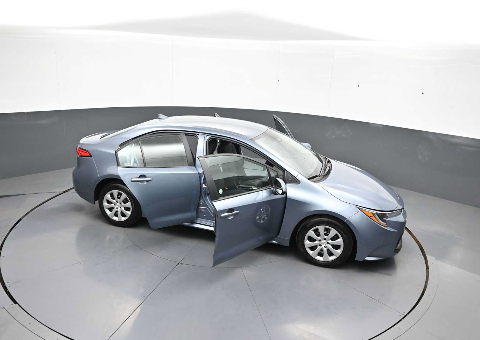 Used 2025 Toyota Corolla LE FWD image 42