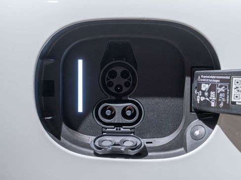 Used 2023 Mercedes-Benz EQS 450+ Sedan image 5