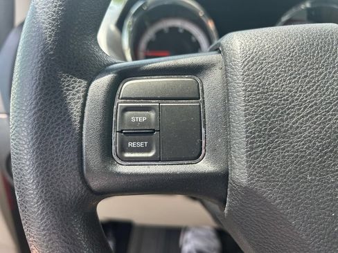 Used 2013 Dodge Grand Caravan SXT FWD image 8