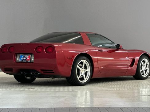 Used 2004 Chevrolet Corvette Coupe w/ Roof Package RWD image 8