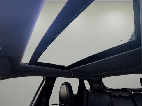 Used 2021 Jeep Cherokee Limited w/ Elite Package image 35