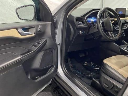 Used 2021 Ford Escape Titanium w/ Titanium Elite Package image 11