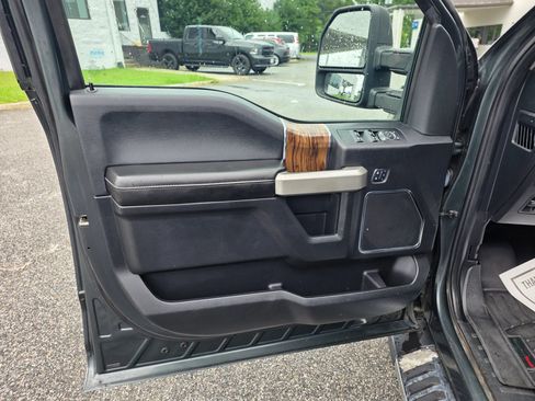 Used 2018 Ford F150 Lariat AWD/4WD image 13