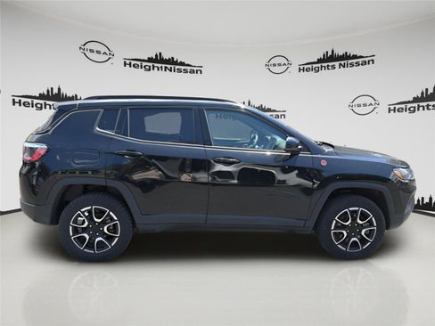 Used 2024 Jeep Compass Trailhawk AWD/4WD image 5